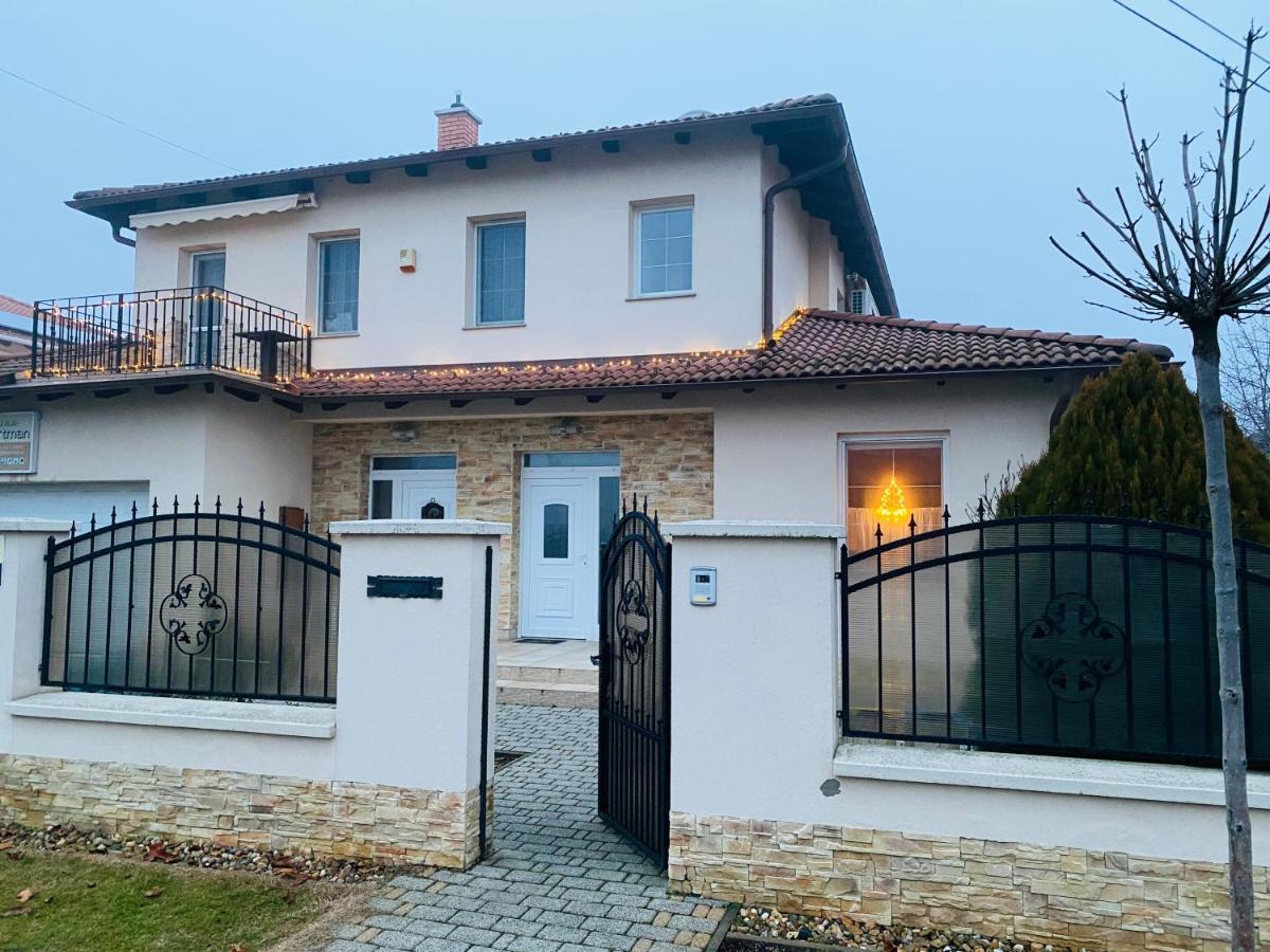 Aura Apartman Hajdúszoboszló Exterior foto