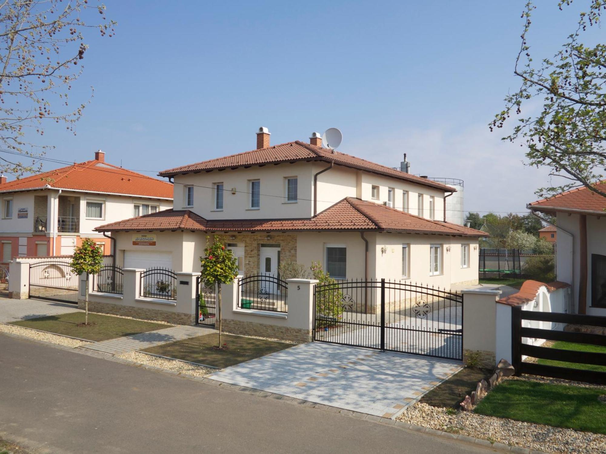 Aura Apartman Hajdúszoboszló Habitación foto